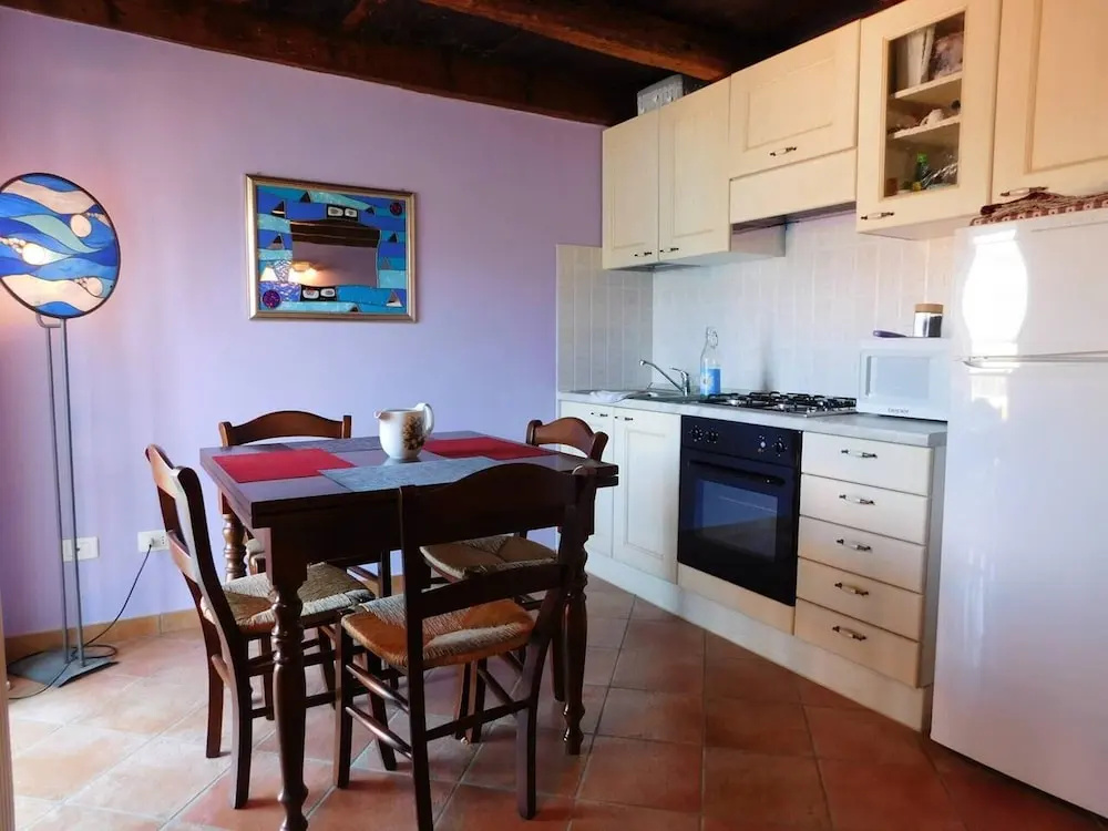 Apartment With 2 Bedrooms In Dorio With Wonderful Lake View And Wifi 20 Km From The Slopes