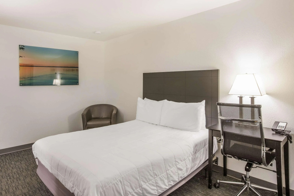 Americas Best Value Inn & Suites-Birch Run