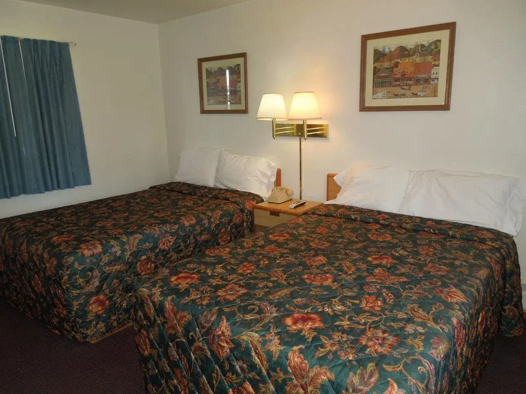 Delux Inn
