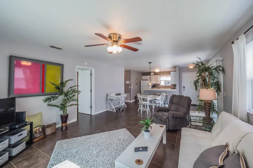 Campos Drive 1736 by White Pelican VR