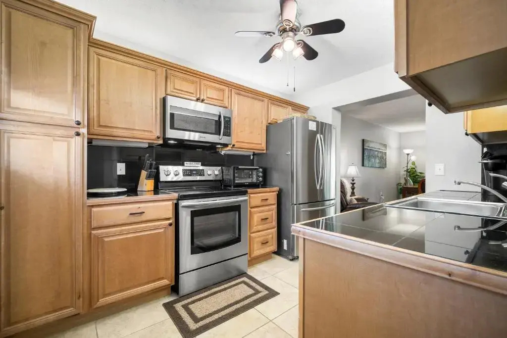 Seashell 19, 2 Bedrooms, Pool Access, WiFi, Sleeps 6, Walk to Beach