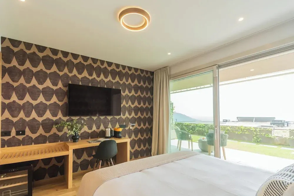 PureView Luxury Suites