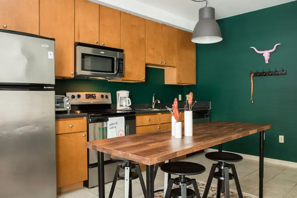 Chic West Campus Apts by WanderJaunt