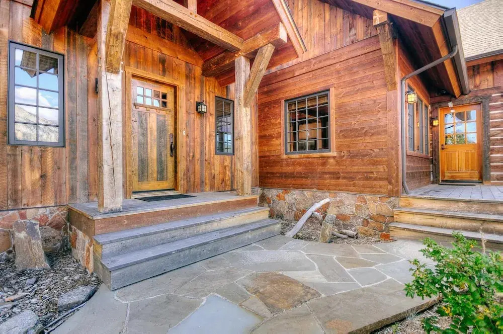 Huckleberry Hideaway by Big Sky VR
