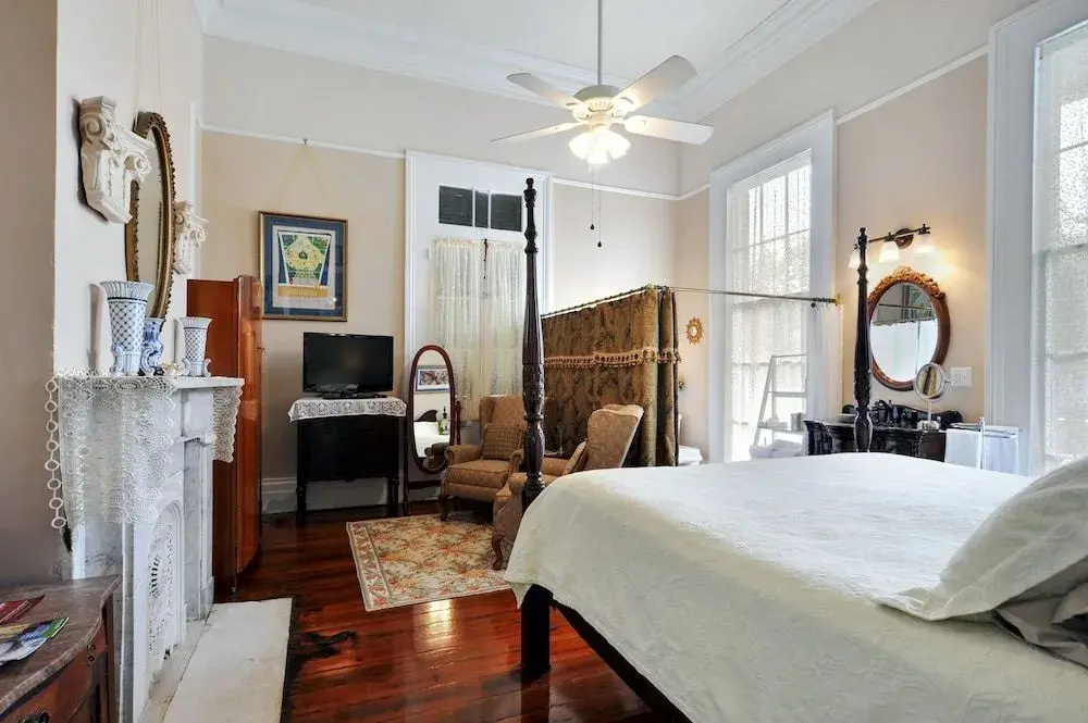 Ashtons Bed and Breakfast