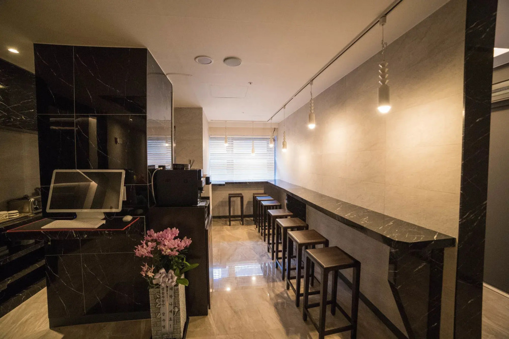 Calistar Hotel