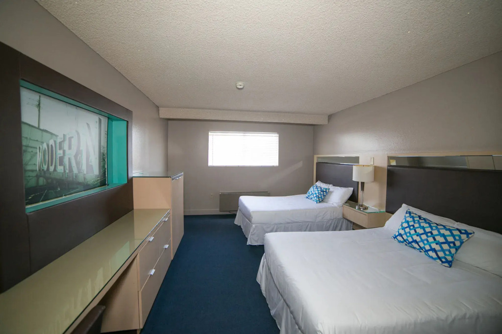 Motel 6 - Las Vegas, NV   Downtown Fremont St Experience