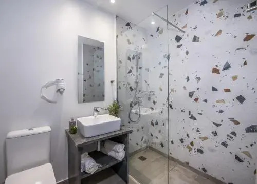Eleana Apartments
