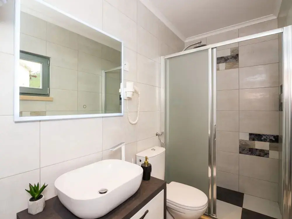 Villa Nives - Three-bedroom Villa With Terrace and Sea View