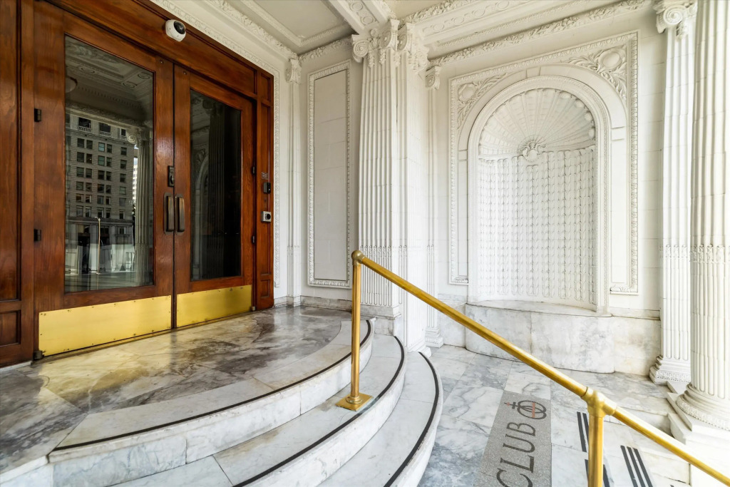 Arctic Club Hotel