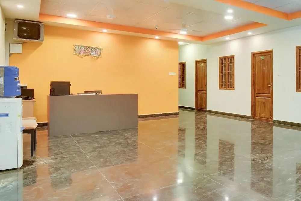 Oyo Flagship 39748 Om Sakthi Complex Pethuchettypet