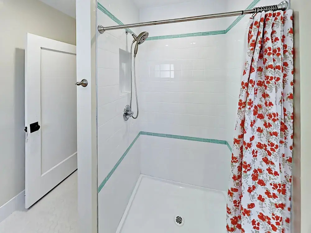 215 Cedar Street Home 3 Bedrooms 2 Bathrooms Home