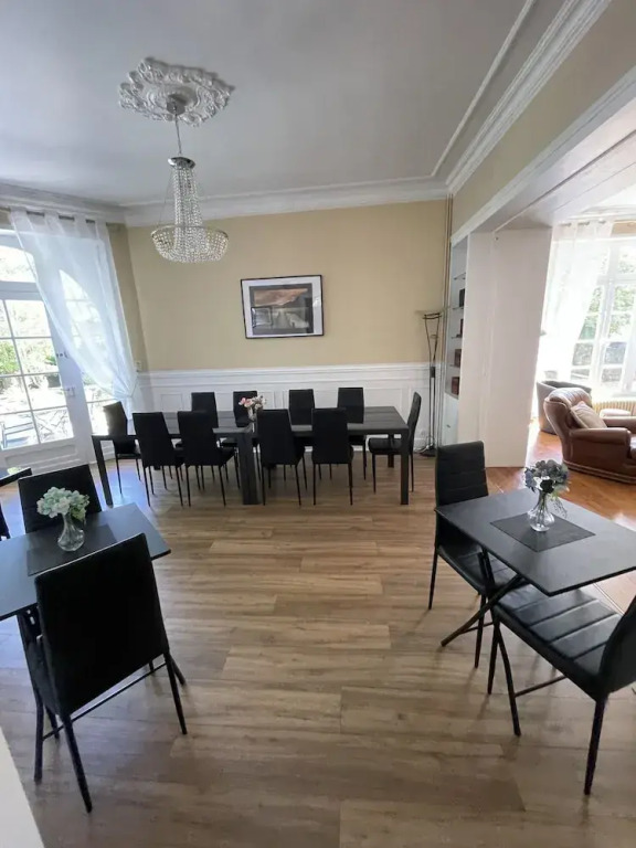Vue du Château dExcideuil en chambres