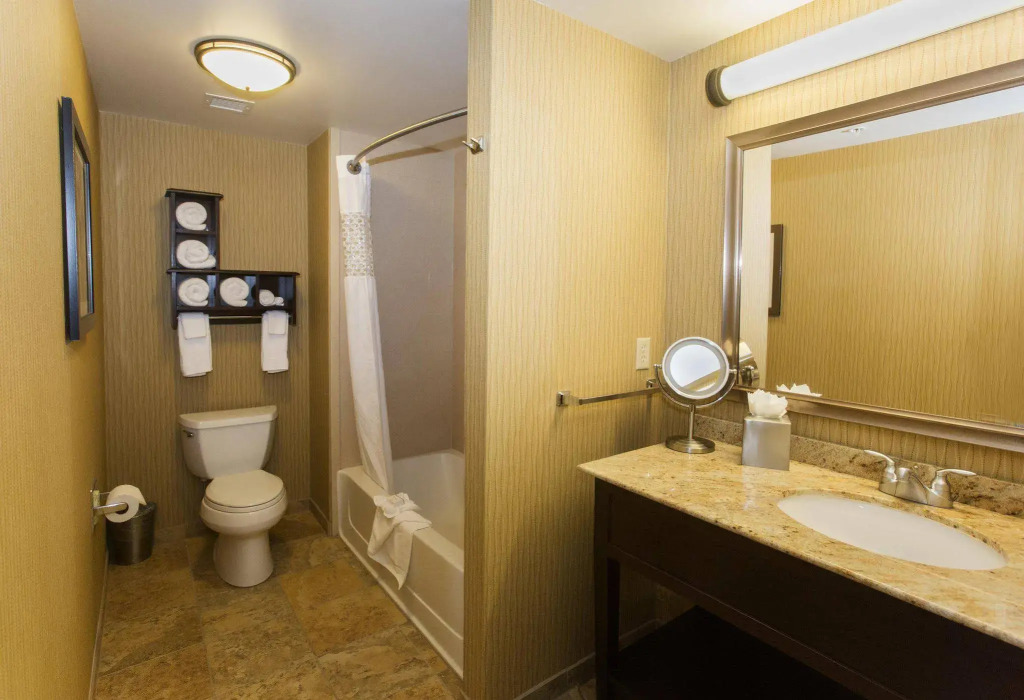 Hampton Inn Marquette-Waterfront