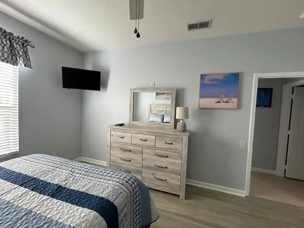 Stunning 3 Bedroom Condo Renovated 2024