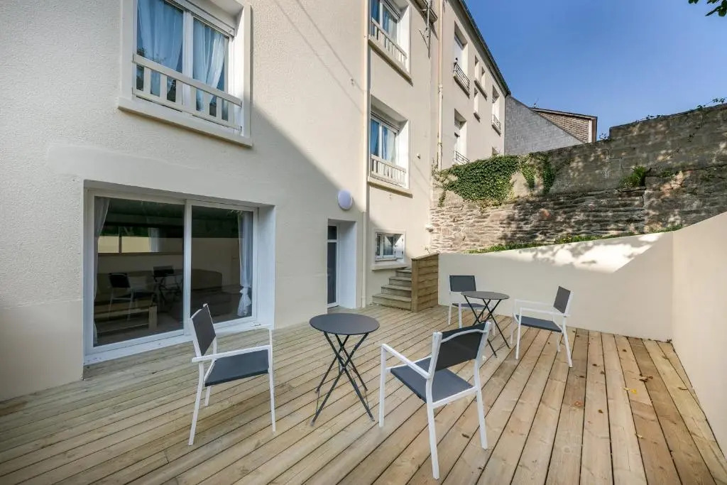 Marie-Claudine : Magnifique studio proche facs et centre-ville, accès terrasse