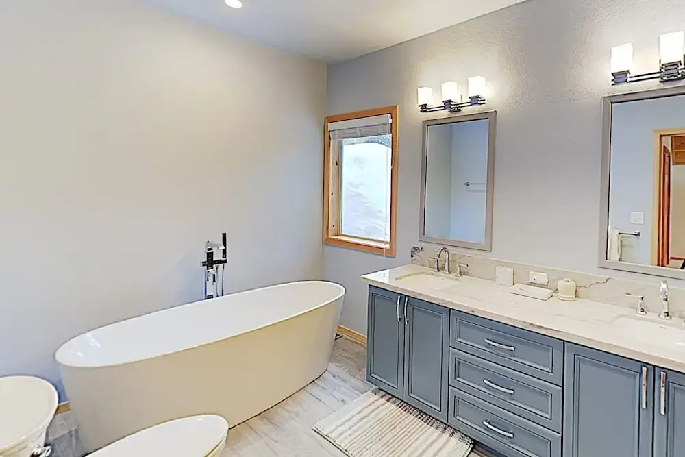 Updated Lodge-Style Home w/ Prime Donner Location! home