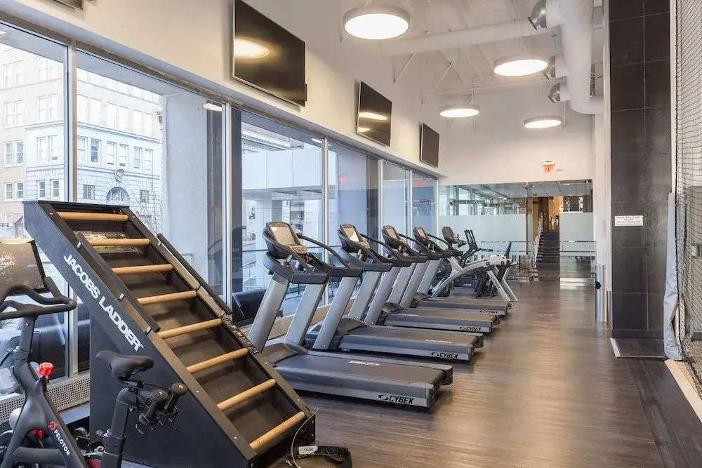 Sky on Main - Luxe DT Apts with Gym + Roof Terrace by Zencity
