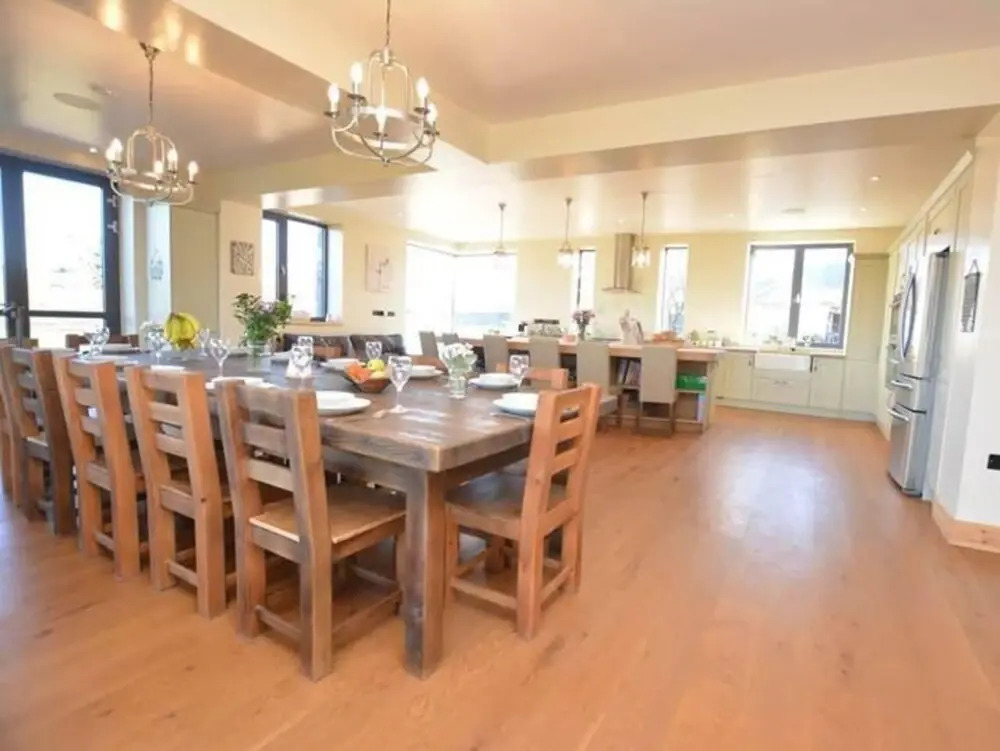 Immaculate 5-bed House Located in Caernarfon