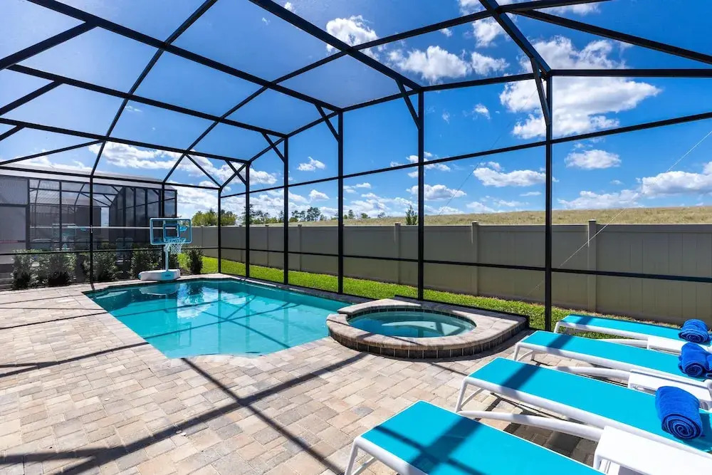 Sr019v: 8 Bed, Social Media, Minions, Pool, Shuffle Board