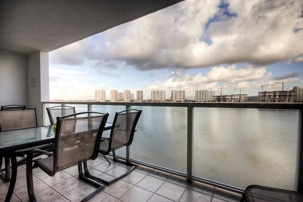 Le Marina Bay 709 by Go Florida Condo, Sunny Isles.