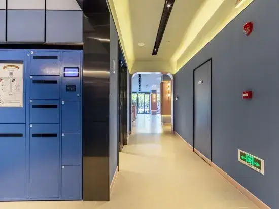 HanTing Hotel (Shanghai Qilianshan Nan Road Subway Station)