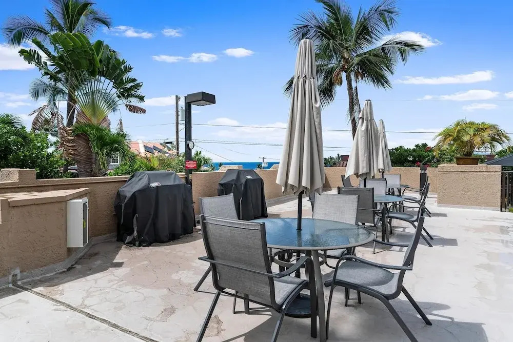 Cozy Hawaiian Unit! - Great Ocean View - Sleeps 4+ - Vrkcv