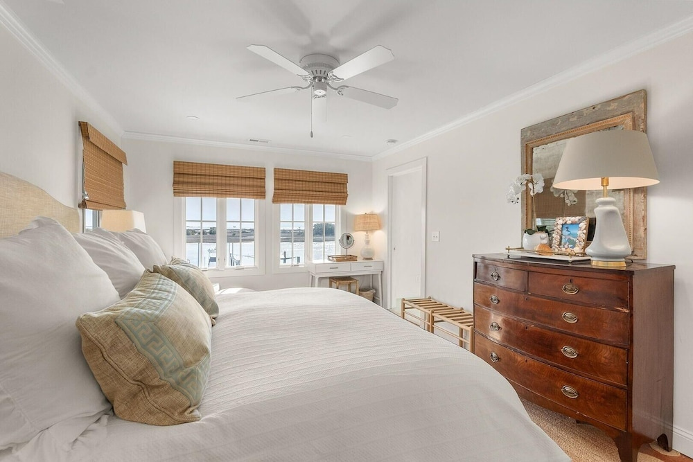 1404 Front Street 4 Bedroom Home
