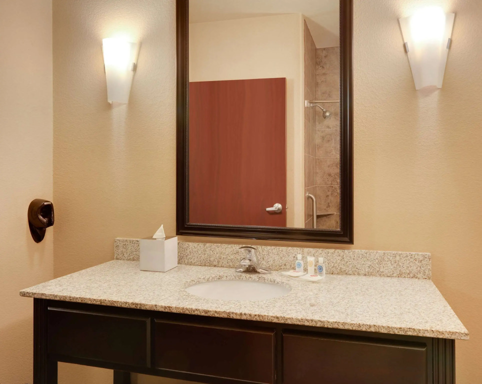 Comfort Suites Arlington - Entertainment District
