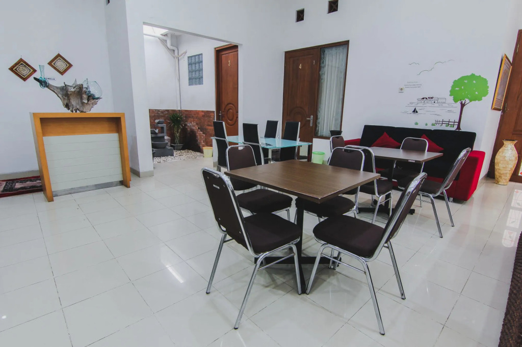 Collection O 1061 Aliya Homestay