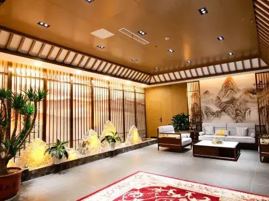 Quanpan Yaju Hotel (Qiannan Zhisheng Tangquan Building 5)