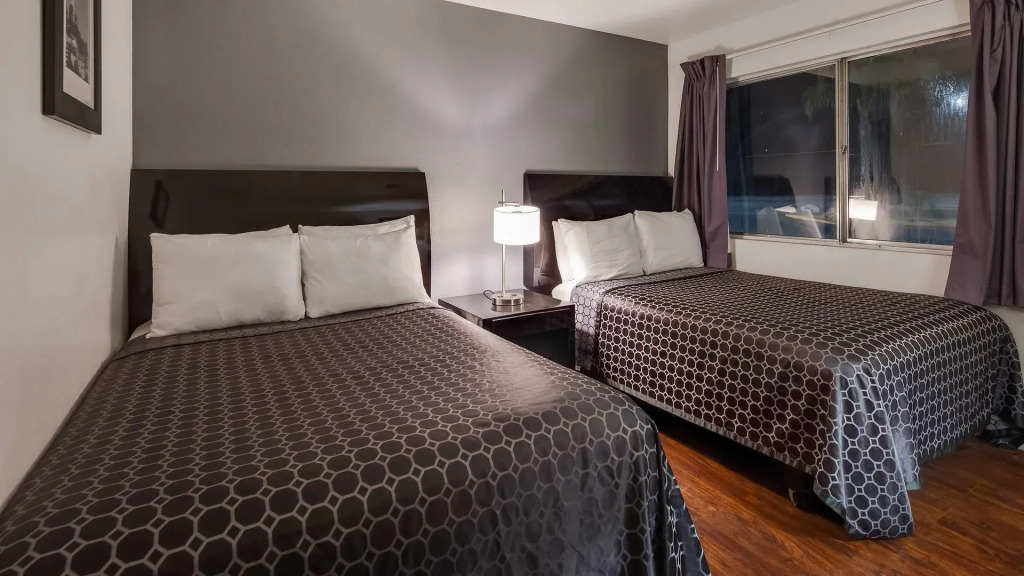 Economy Inn Buttonwillow Bakersfield I-5