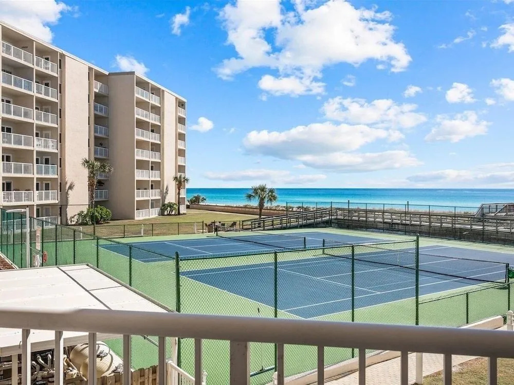 Gulf Shore Condo #207 - 2 Br condo by RedAwning