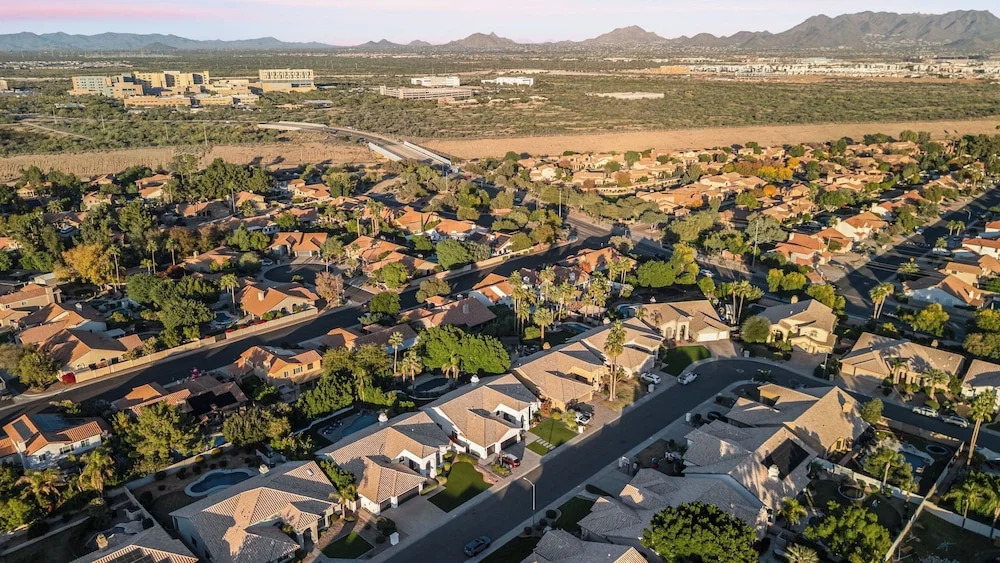 Private Pool, Chefs Kitchen & Patio Near Old Town Scottsdale Desert Luma by Avantstay
