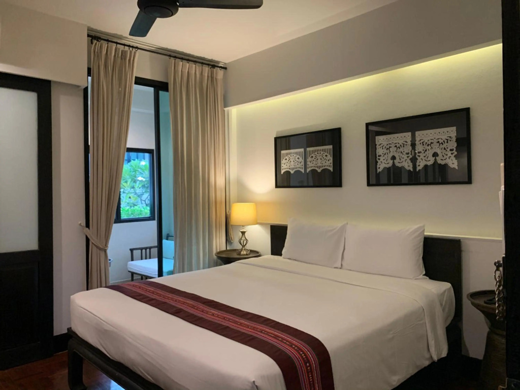 99 The Gallery Hotel