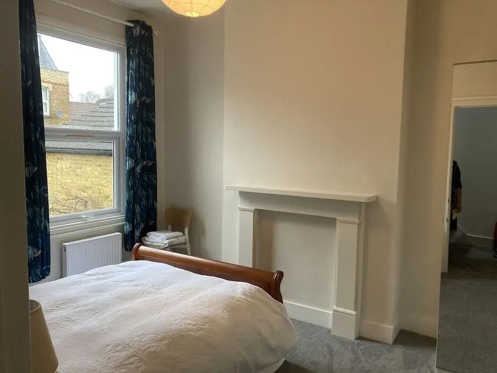 South West London 5-Bed Terrace House Sleeps 14