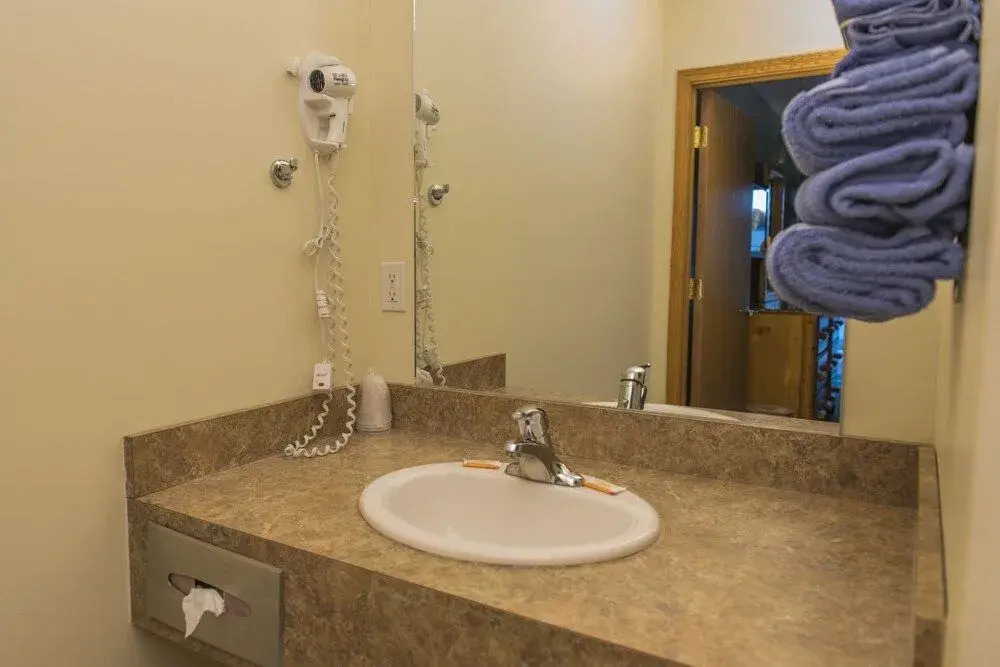 The Kingsley Suites