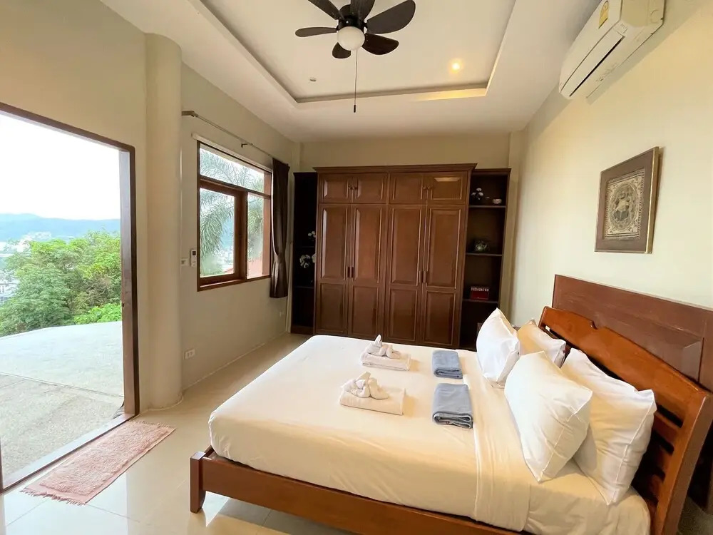 Sea view private pool villa in Patong