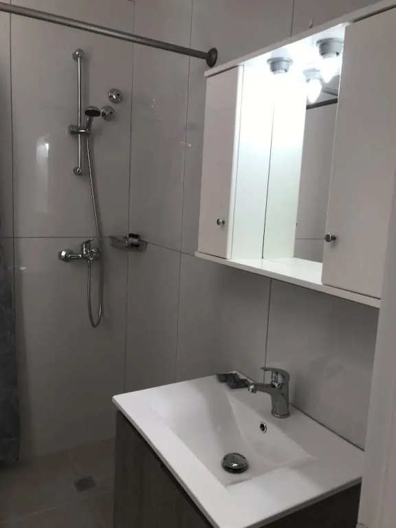 Room-banos Apartment With 2 Rooms and sw