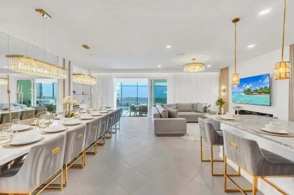 10 BED - 8 BATH Villa Gamesroom & Pool 16284Saint villa