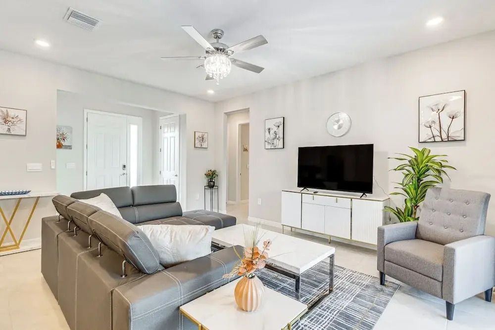Pet friendly Port Charlotte Home w Gas Grill