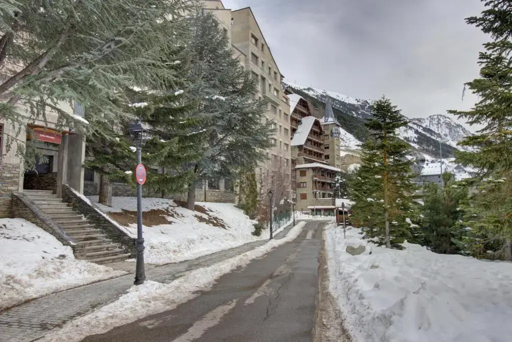 Eth Pradeth by Totiaran en Baqueira a pie de pistas, 5p