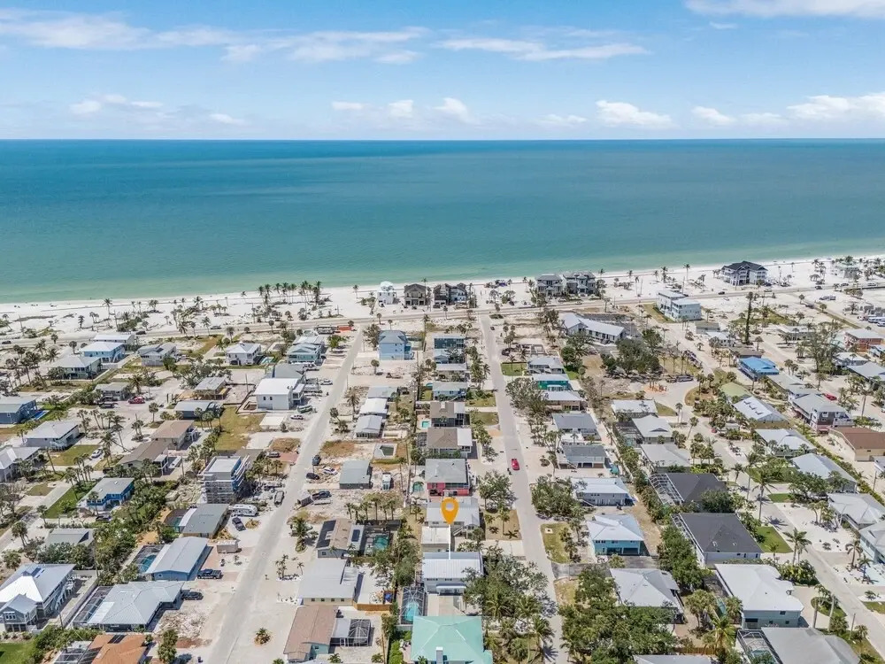 140 Barefoot Bungalow: 4br/2ba W/ Heated Pool! 4 Bedroom Home