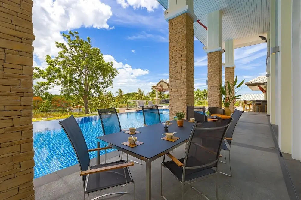 7 Bedrooms Mansion on The Golf Course-JB