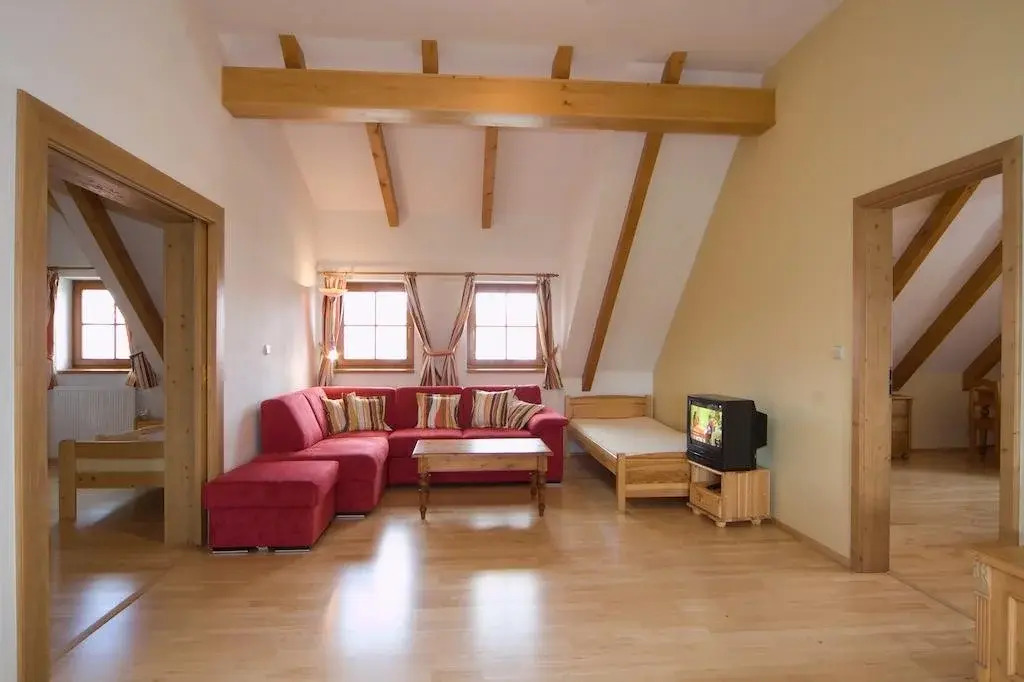 Hotelový a jezdecký areál Dvůr Krutěnice