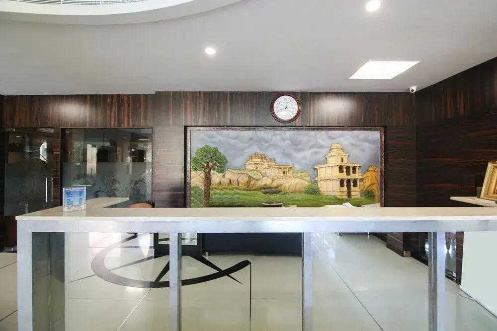 Capital O 30441 Hotel Durgada Siri