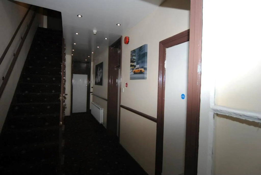 Tonys House Hotel