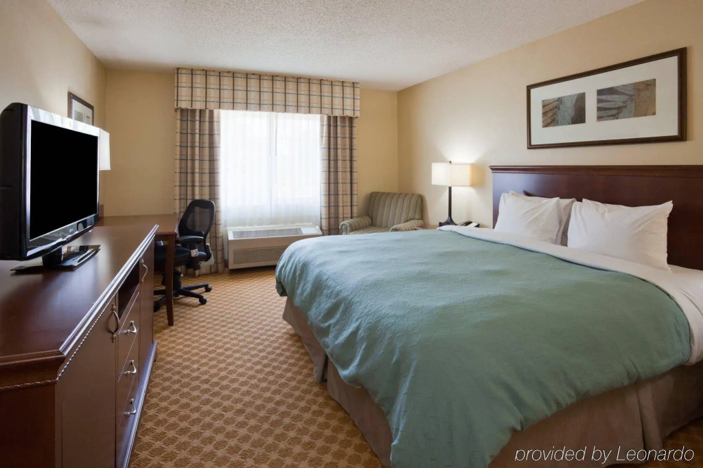 Country Inn & Suites by Radisson, Owatonna, MN
