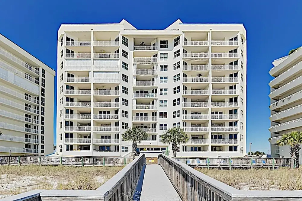 Beachfront W/ 3 Pools, Spa, Marina & Tennis 3 Bedroom Condo