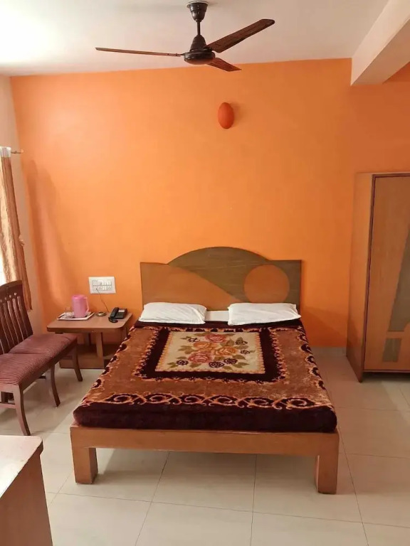 Sri Vinayaka Lodge